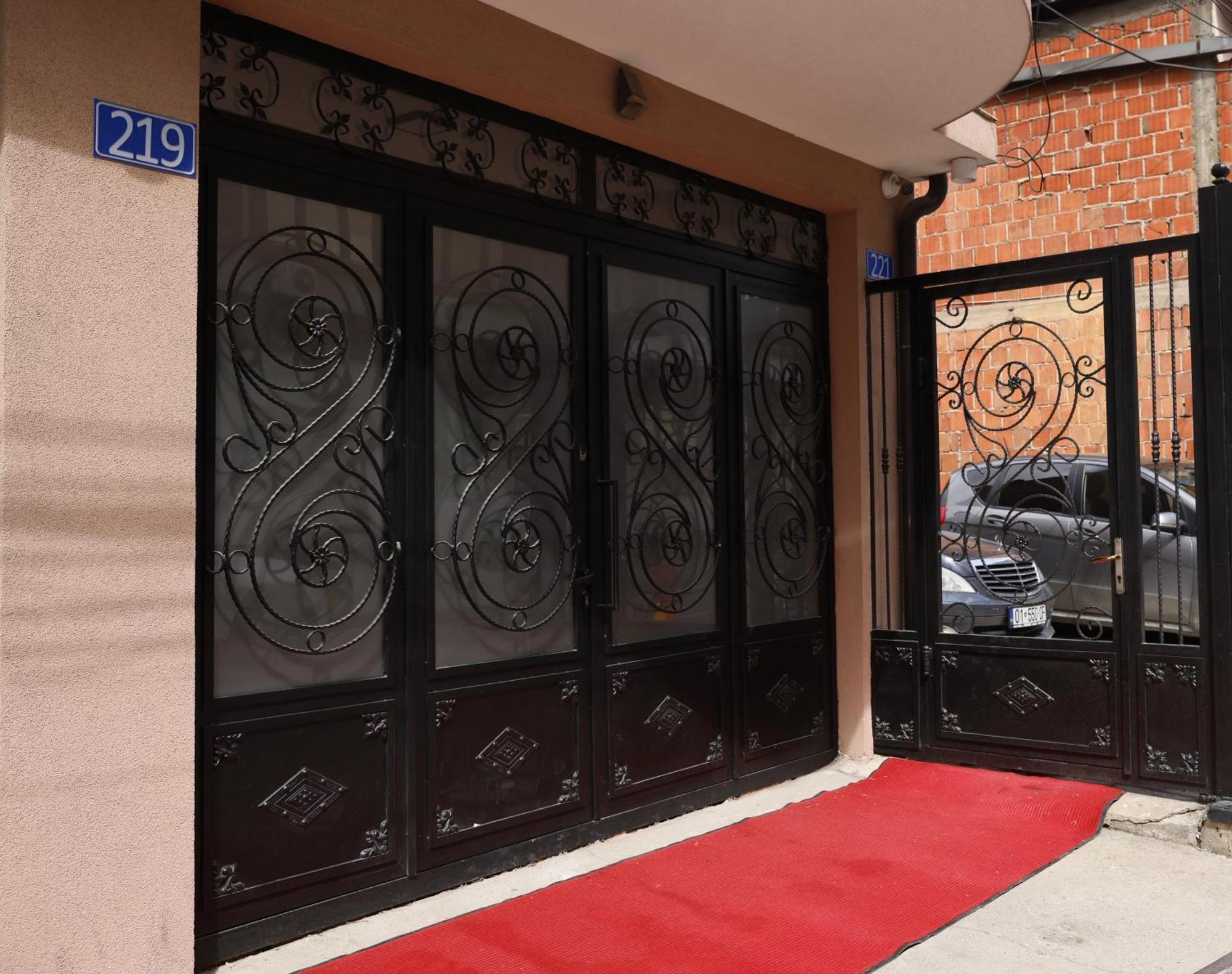 Oldtown Prishtina Apartments Приштина Екстер'єр фото